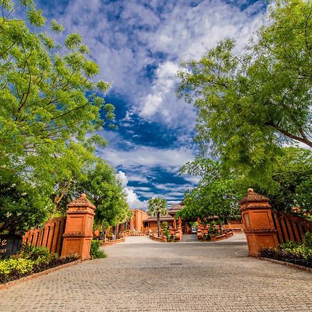 Heritage Bagan Hotel Екстер'єр фото